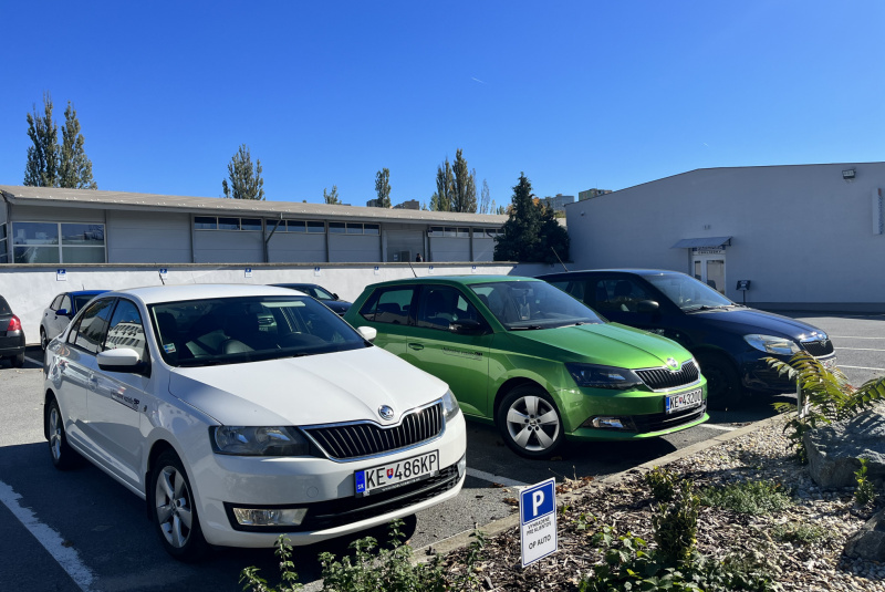 Služby / Náhradné<br> vozidlo - foto Služby / Náhradné<br> vozidlo - foto